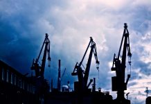 Libya’s NOC lifts force majeure on oil in ports without fighters