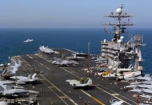 US aircraft carrier shows off its might in the Mediterranean Oprit aanleggen